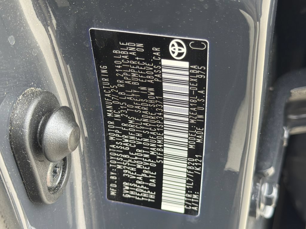 Used 2025 Toyota Corolla LE FWD image 32