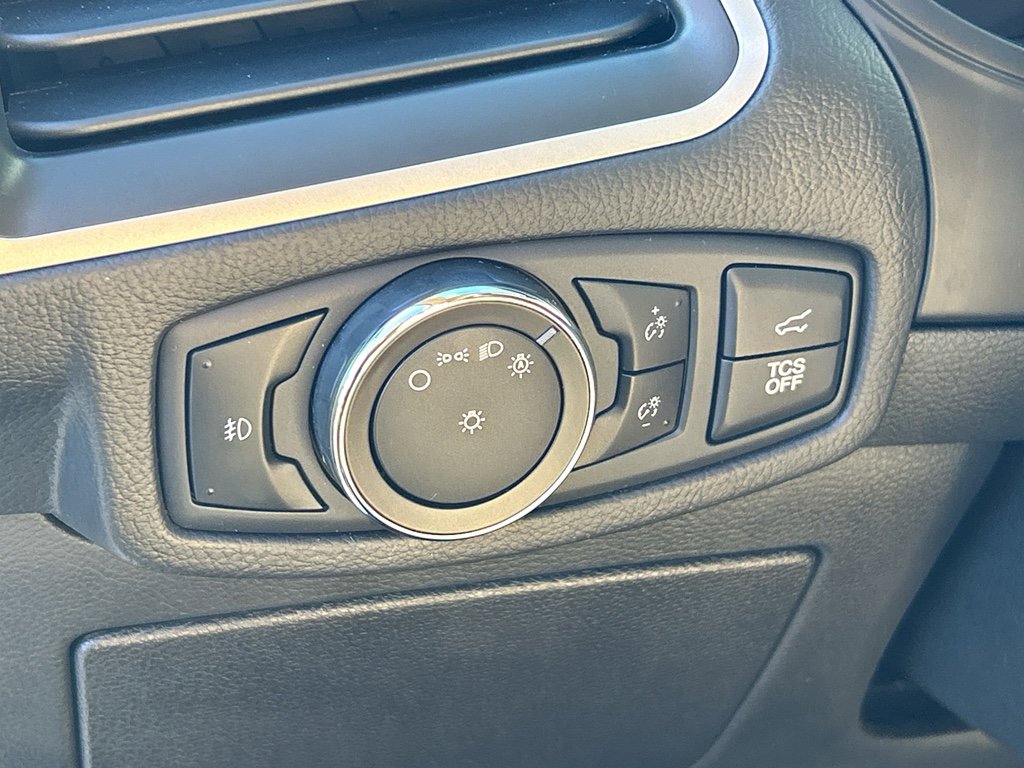 Used 2022 Ford Edge SEL w/ Convenience Package image 16