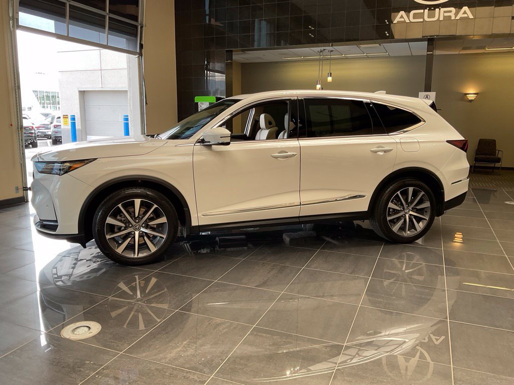 Certified 2025 Acura MDX w/ Technology Package AWD/4WD image 4