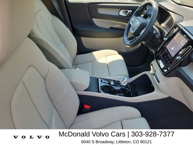New 2026 Volvo XC40 B5 Plus w/ Protection Package Premier AWD/4WD image 17