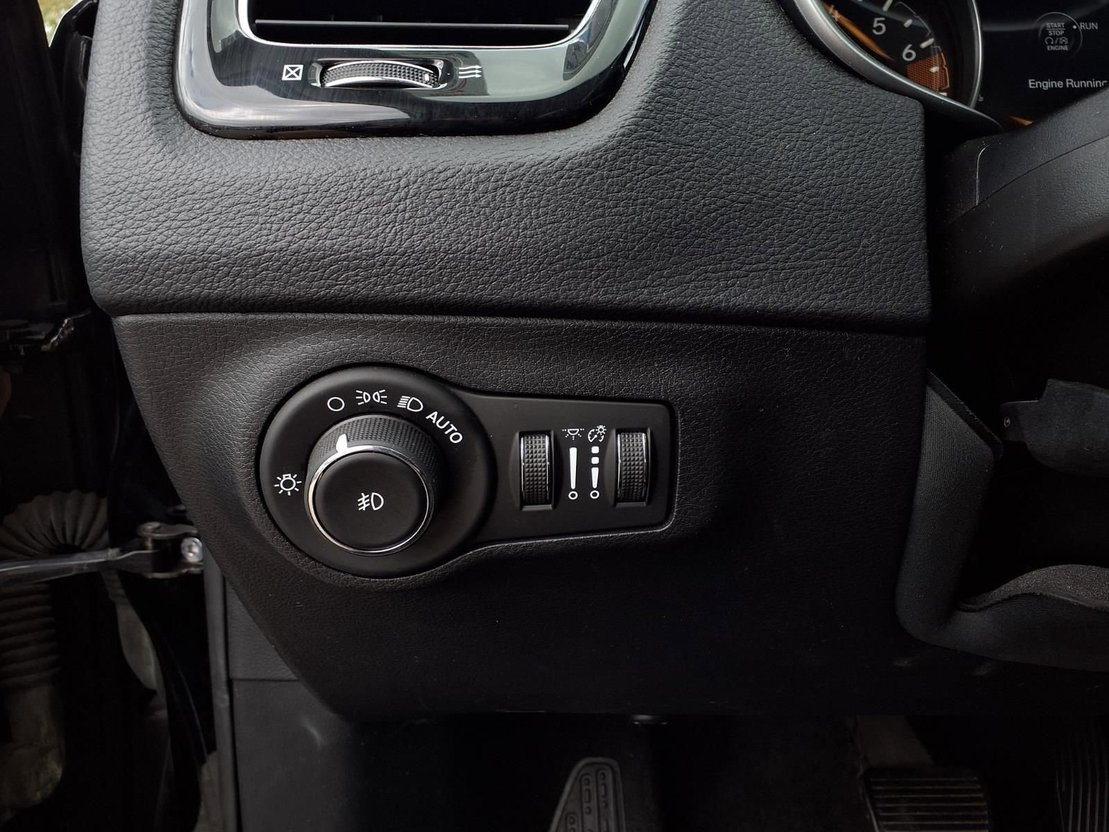 Used 2019 Jeep Compass Altitude image 14