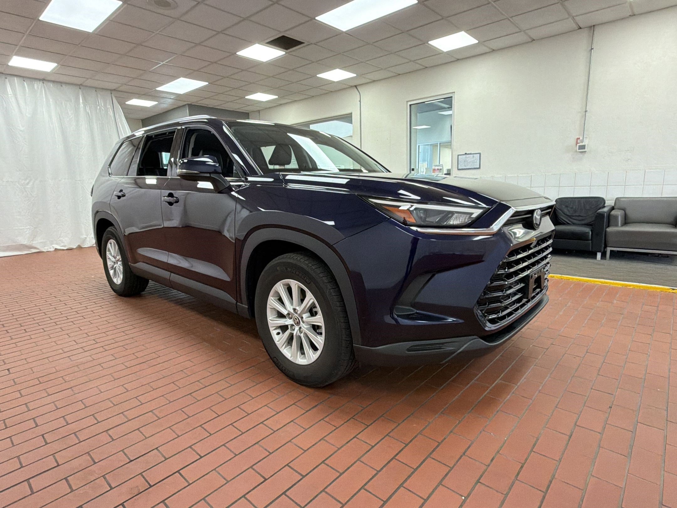 Used 2024 Toyota Grand Highlander Limited image 6