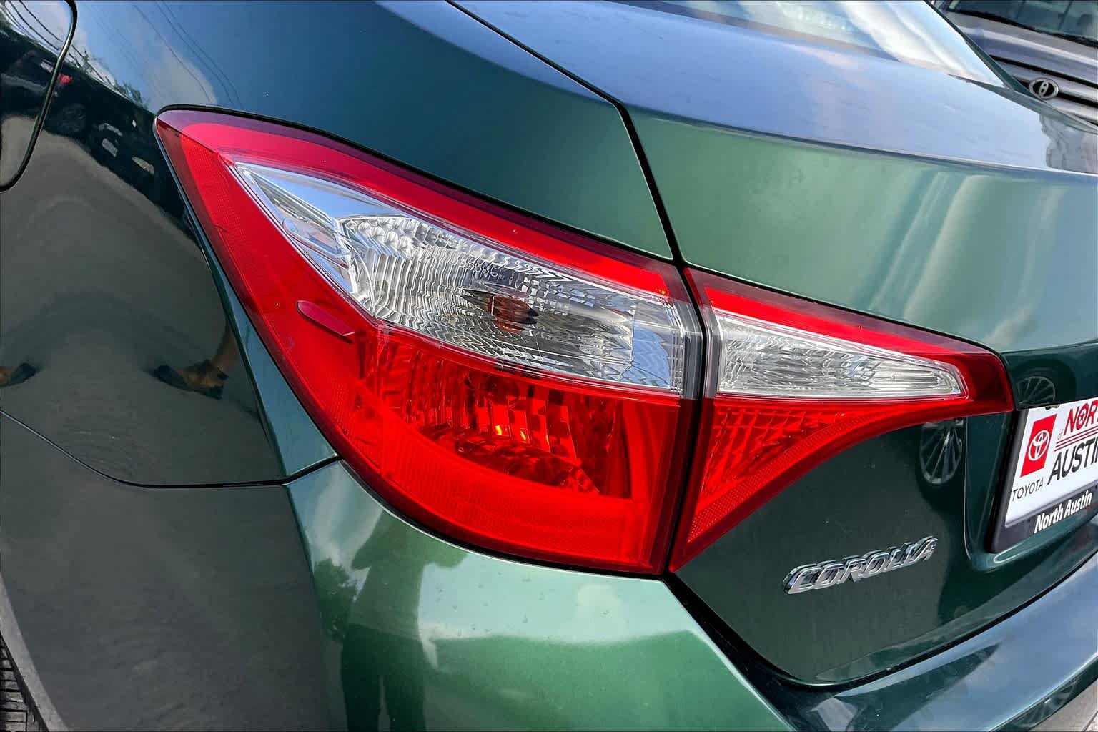 Used 2015 Toyota Corolla LE FWD image 28