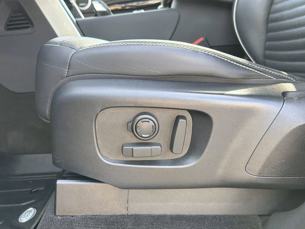 Used 2021 Land Rover Discovery HSE R-Dynamic image 30