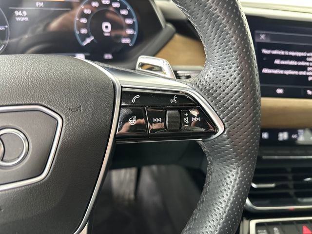 Used 2022 Audi e-tron GT Premium Plus image 16