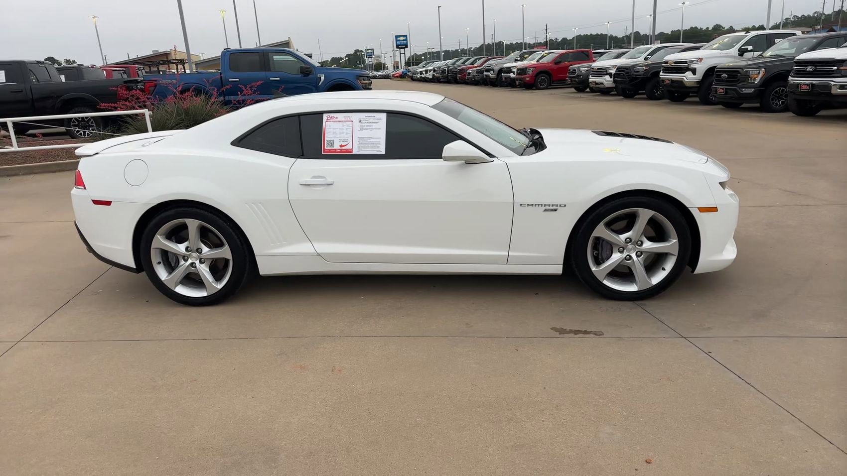 Used 2015 Chevrolet Camaro SS RWD image 2