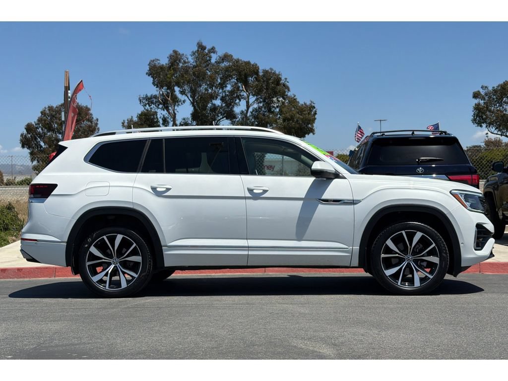 Used 2024 Volkswagen Atlas SEL Premium R-Line AWD/4WD image 3