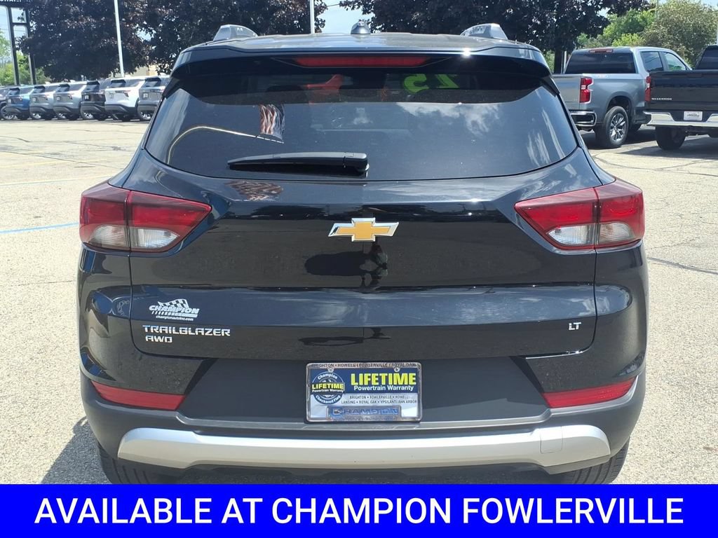 Used 2025 Chevrolet TrailBlazer LT AWD/4WD image 6