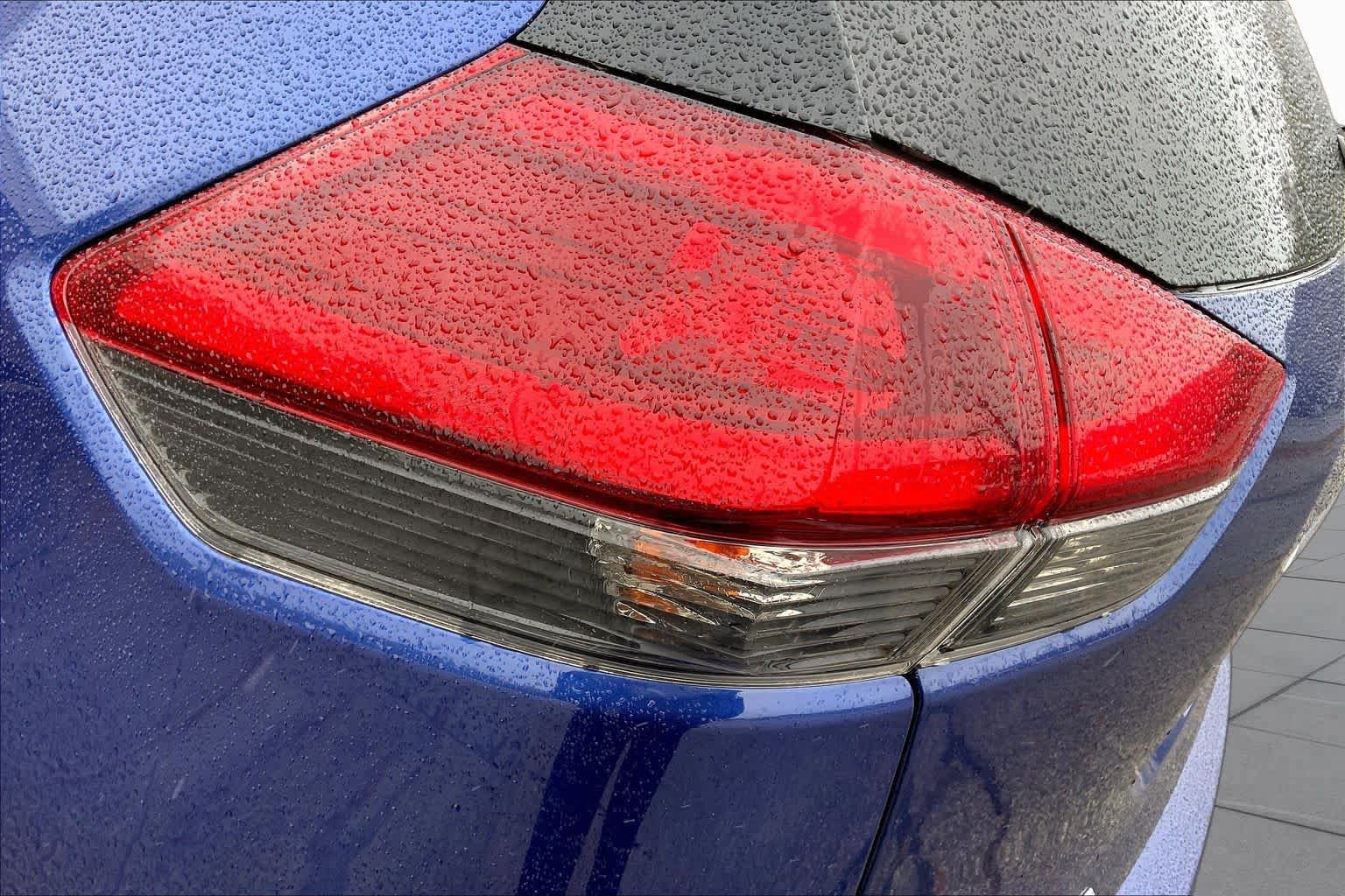 Used 2019 Nissan Rogue SL AWD/4WD image 28