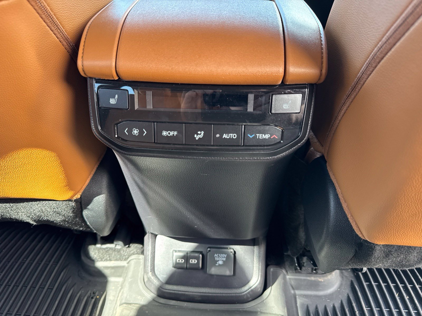 Used 2026 Toyota Highlander Platinum AWD/4WD image 27