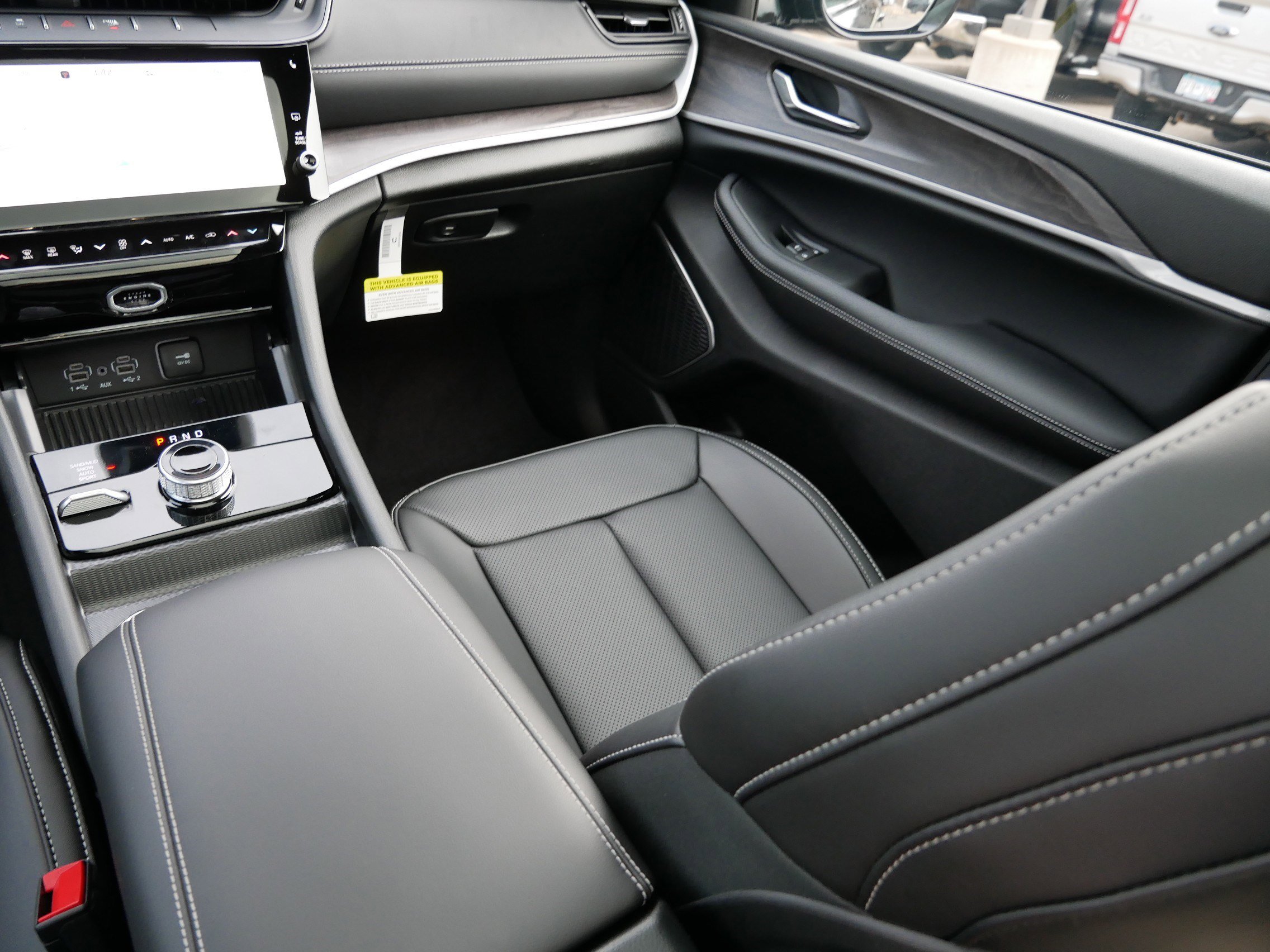 New 2026 Jeep Grand Cherokee Limited image 11