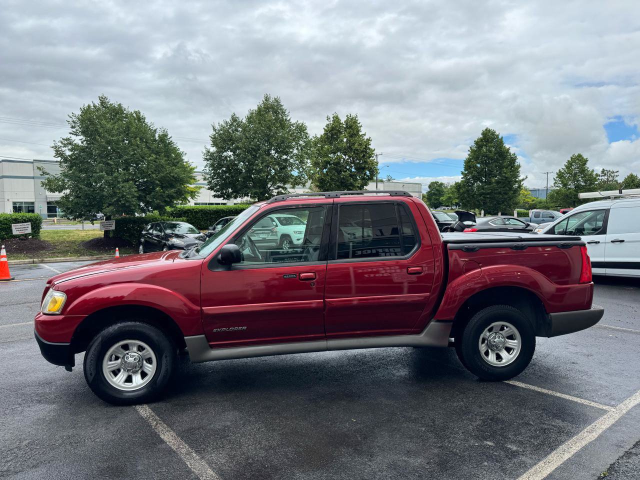 Used 2001 Ford Explorer Sport Trac 4x4 image 7