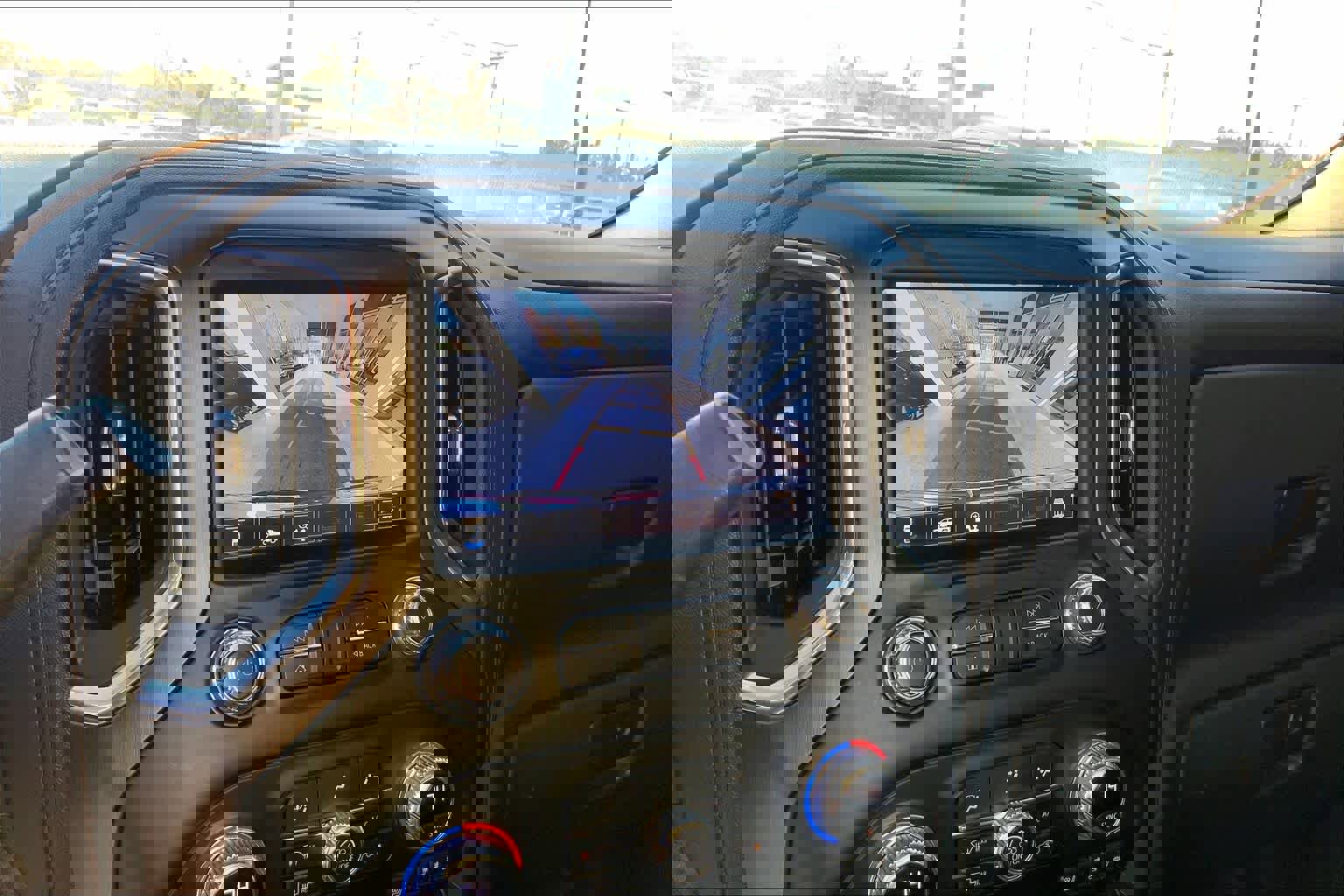 Used 2023 GMC Sierra 2500 AT4 w/ Gooseneck/5TH Wheel Package image 27