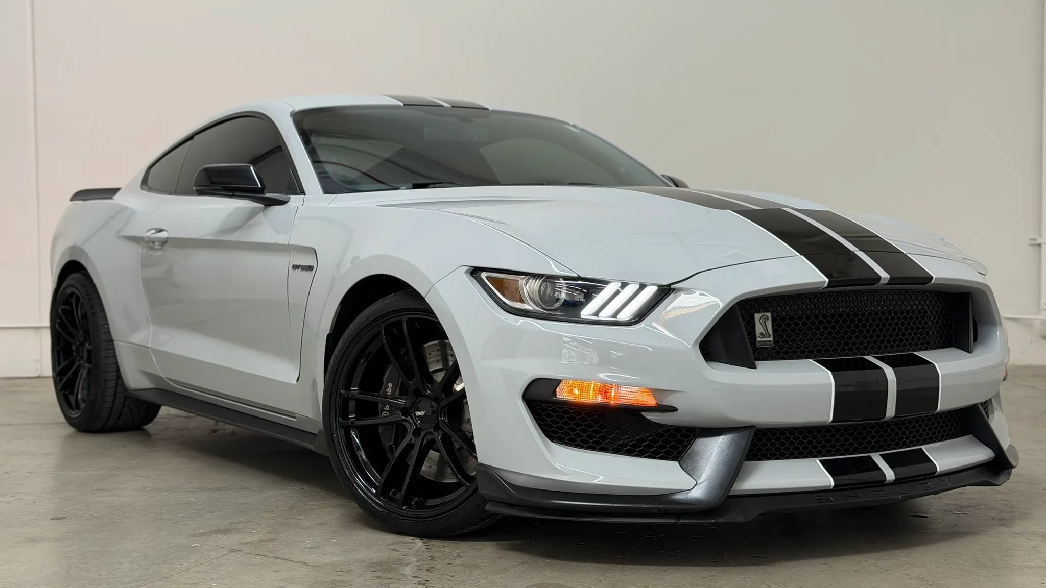 Used 2017 Ford Mustang Shelby GT350 w/ Convenience Package RWD image 1