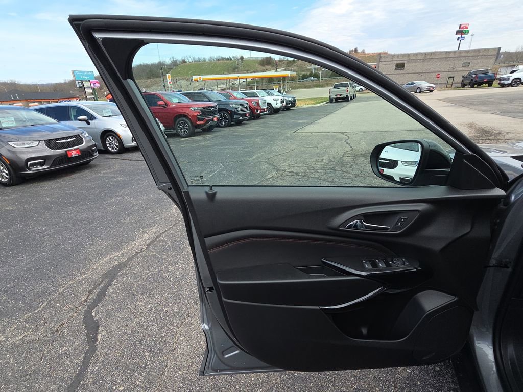 New 2026 Chevrolet Trax RS image 12