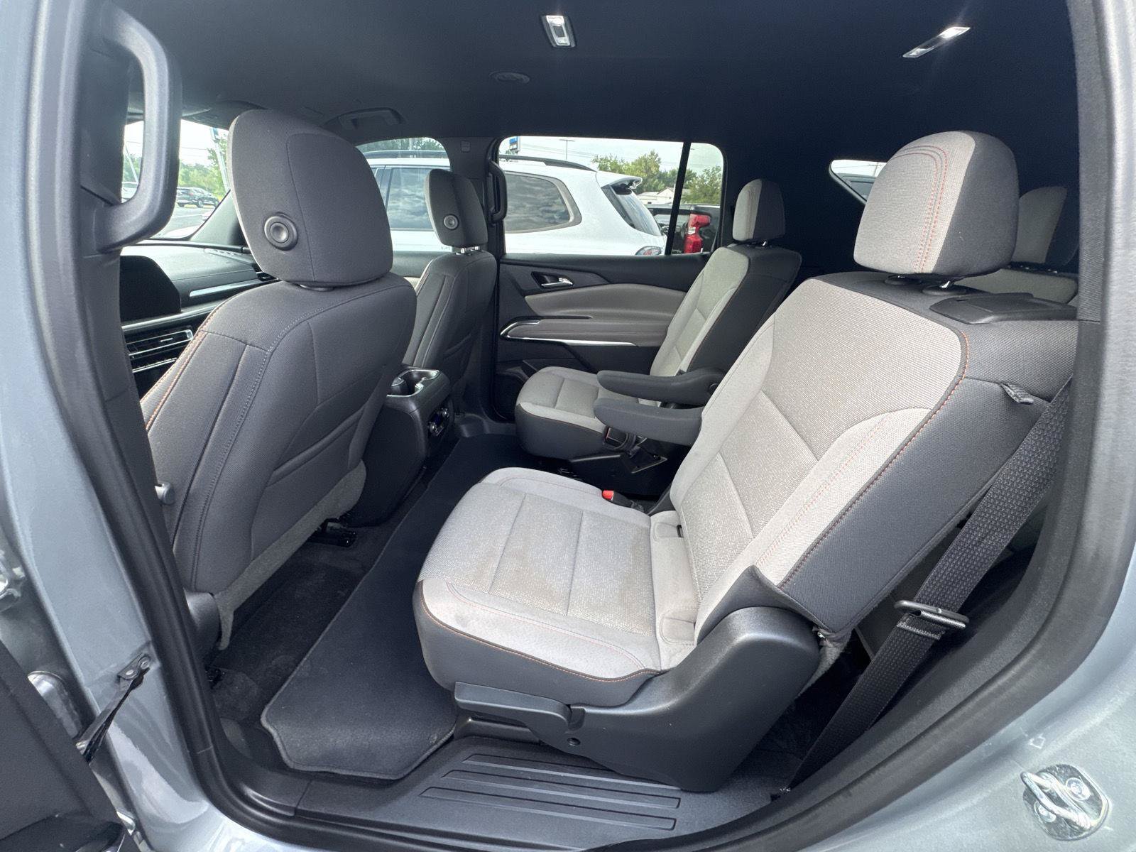 Used 2026 Chevrolet Traverse LT w/ Driver Confidence Package FWD image 8