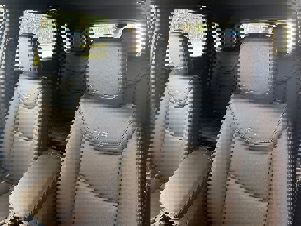 New 2026 Cadillac XT5 Luxury w/ LPO, Floor Liner Package AWD/4WD image 9