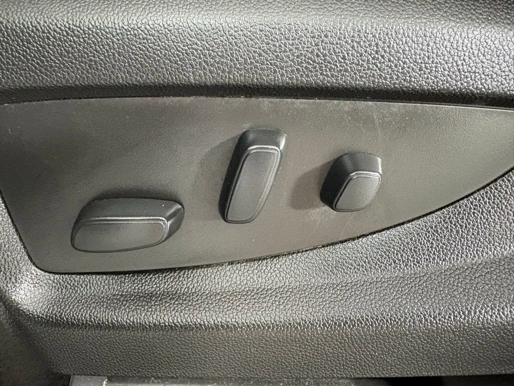 Used 2020 GMC Yukon SLE w/ SLE Value Package AWD/4WD image 13