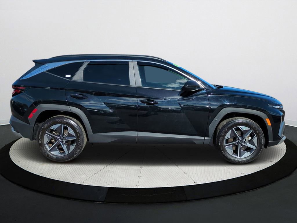 Certified 2025 Hyundai Tucson SEL image 2