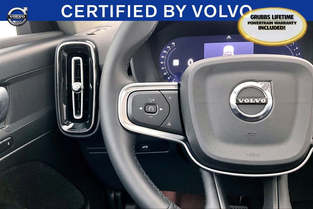 Certified 2025 Volvo XC40 B5 Core image 27