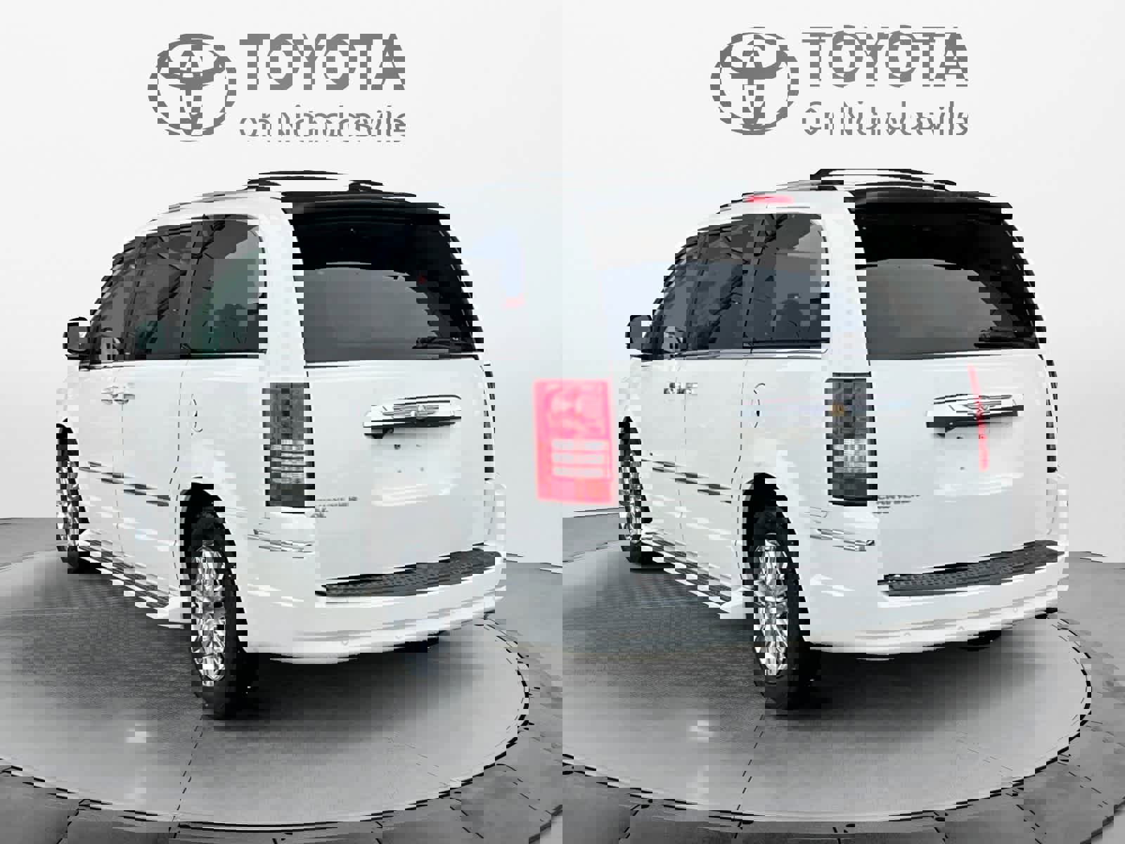 Used 2009 Chrysler Town & Country Limited w/ Entertainment Group #3 image 3