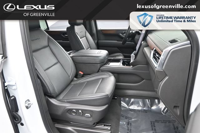 Used 2025 GMC Yukon XL Denali AWD/4WD image 30