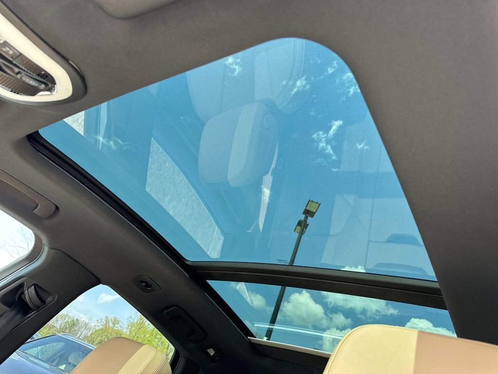 Used 2020 Porsche Macan S image 32