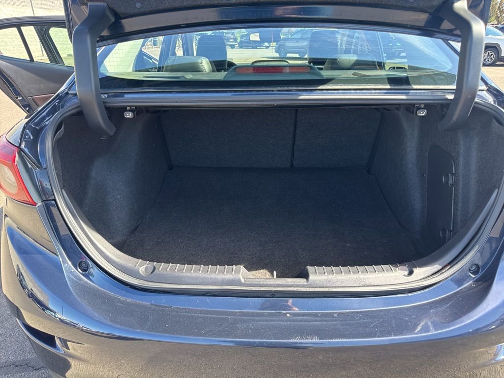 Used 2018 MAZDA MAZDA3 Grand Touring w/ Premium Equipment Package image 12