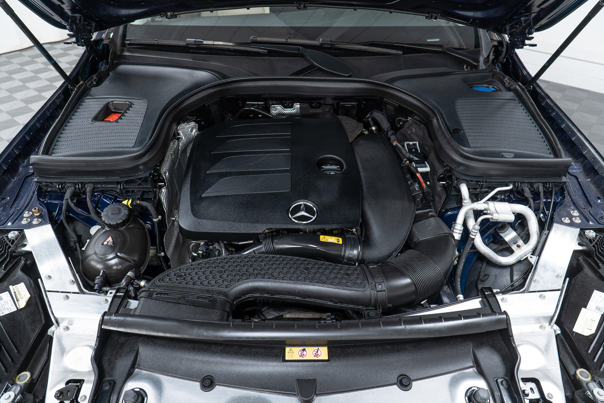 Certified 2022 Mercedes-Benz GLC 300 4MATIC w/ Premium Package Lite image 9