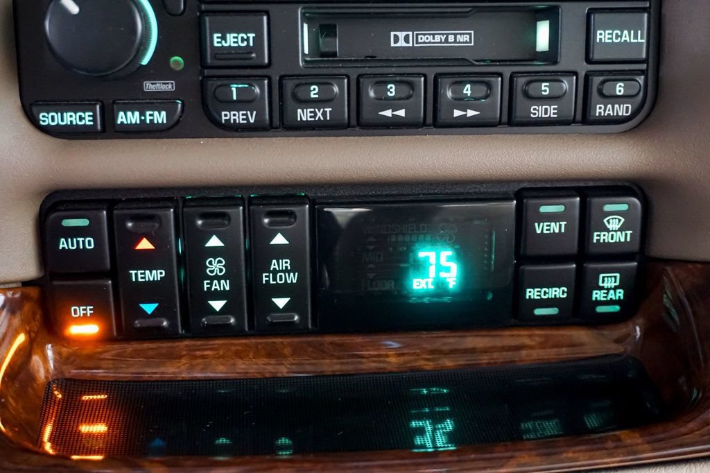 Used 2004 Buick Park Avenue Ultra w/ Ultra Luxury Package FWD image 21