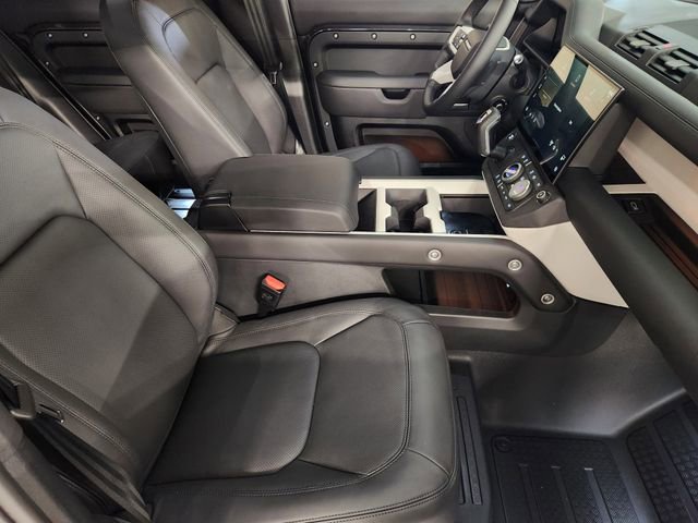 New 2026 Land Rover Defender 110 X-Dynamic SE AWD/4WD image 3