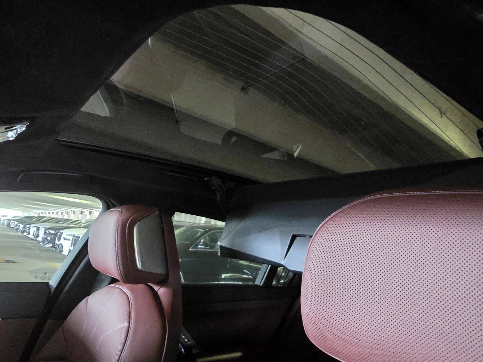 New 2025 BMW 750e xDrive w/ Premium Package image 18