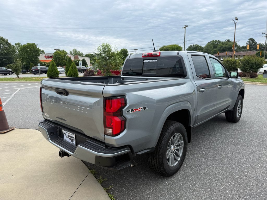 New 2026 Chevrolet Colorado LT w/ LT Convenience Package AWD/4WD image 3