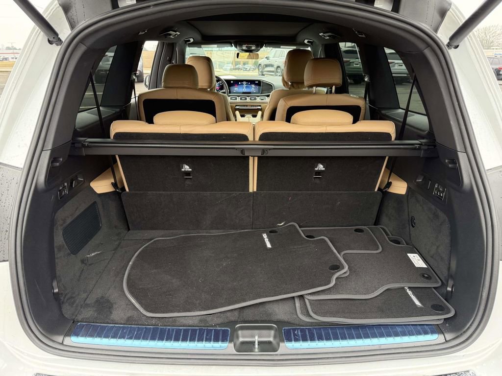 Used 2026 Mercedes-Benz GLS 580 4MATIC image 10