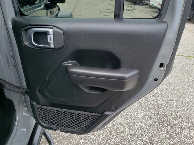 Used 2018 Jeep Wrangler Unlimited Sport S AWD/4WD image 15