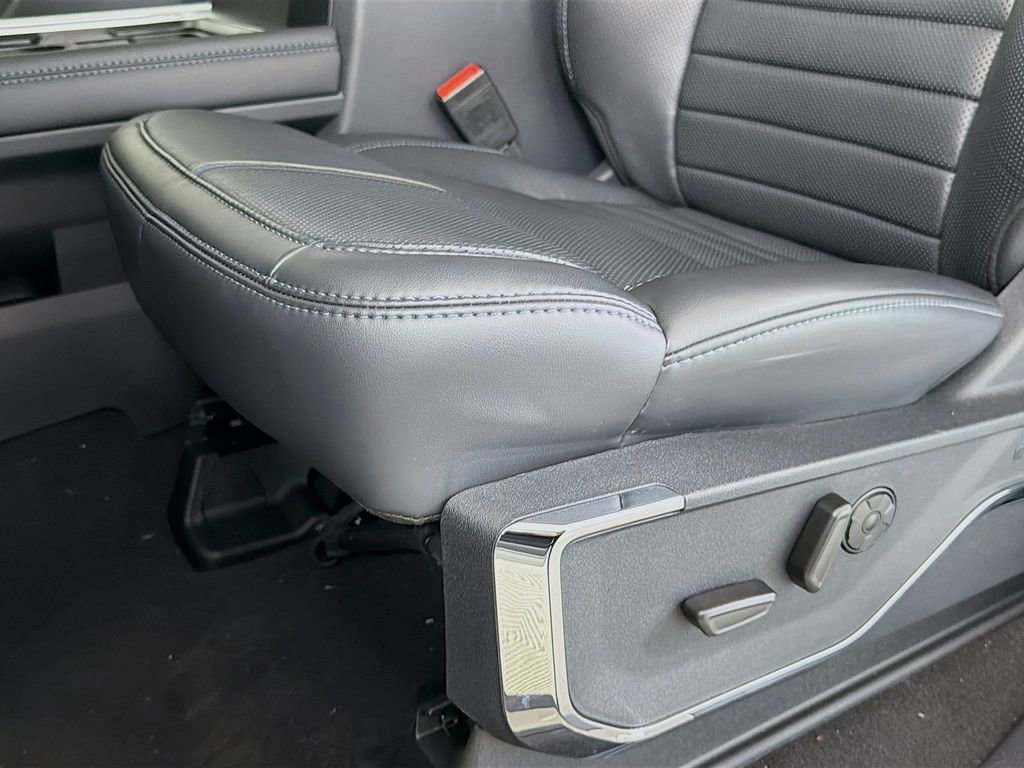 New 2025 Ford F350 Platinum w/ FX4 Off-Road Package image 22