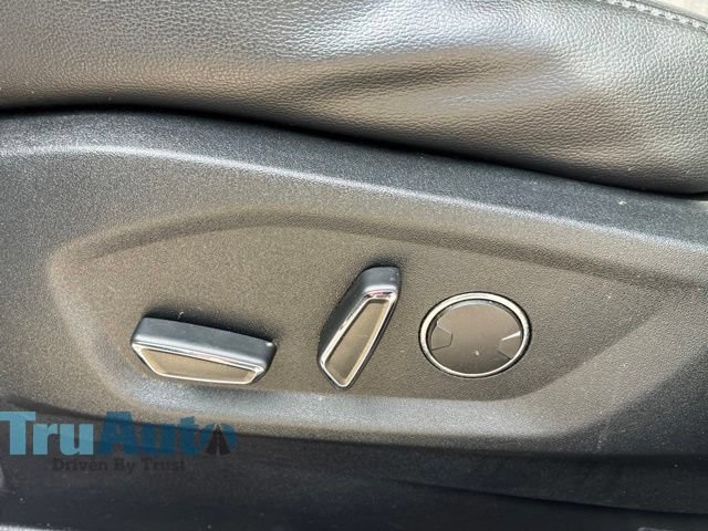Used 2017 Ford Edge Titanium w/ Technology Package AWD/4WD image 25