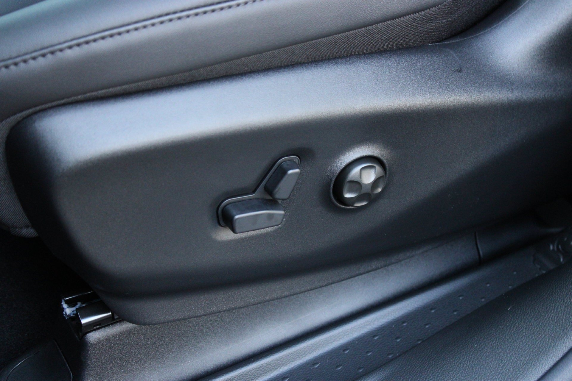 New 2027 Chrysler Pacifica LX FWD image 13