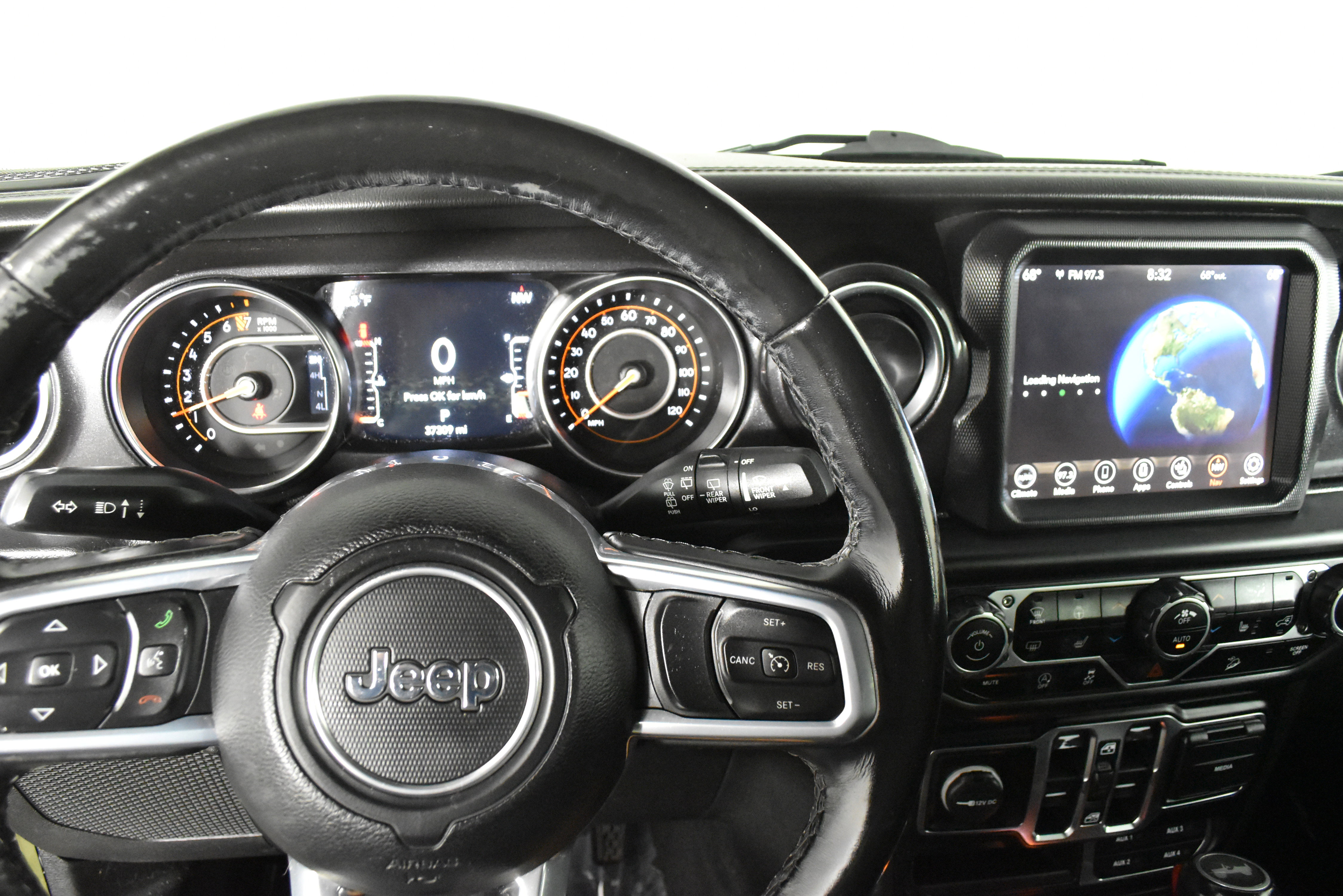 Used 2020 Jeep Wrangler Unlimited Sahara image 19