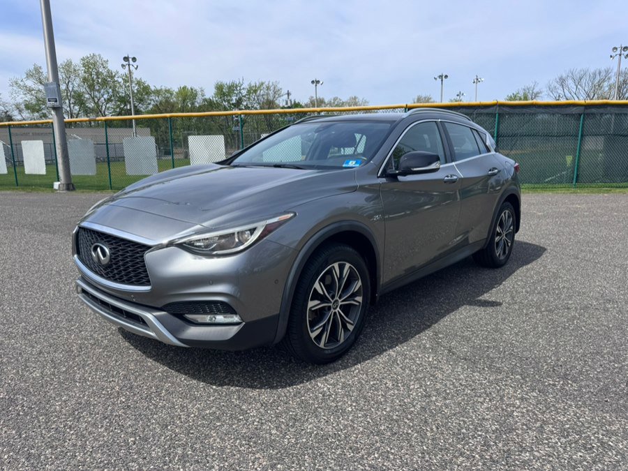 Used 2018 INFINITI QX30 Premium w/ Navigation Package image 3