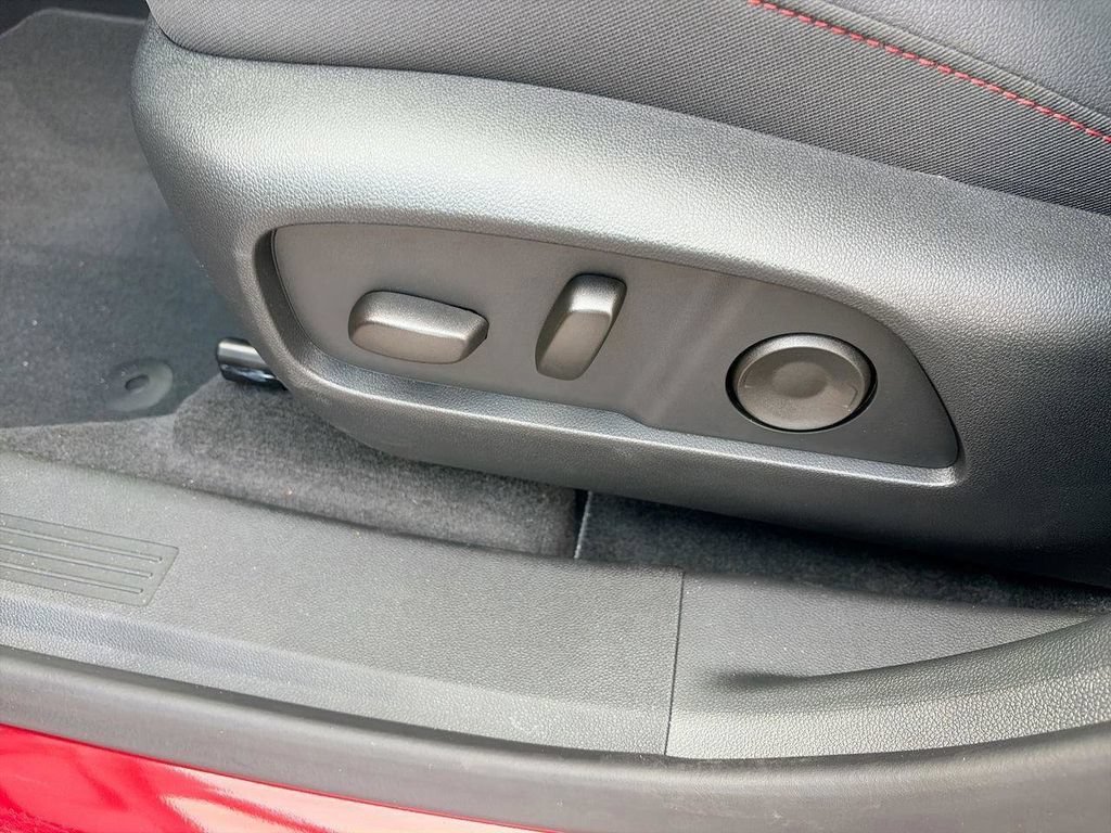 New 2026 Chevrolet Equinox RS w/ Convenience Package III FWD image 17