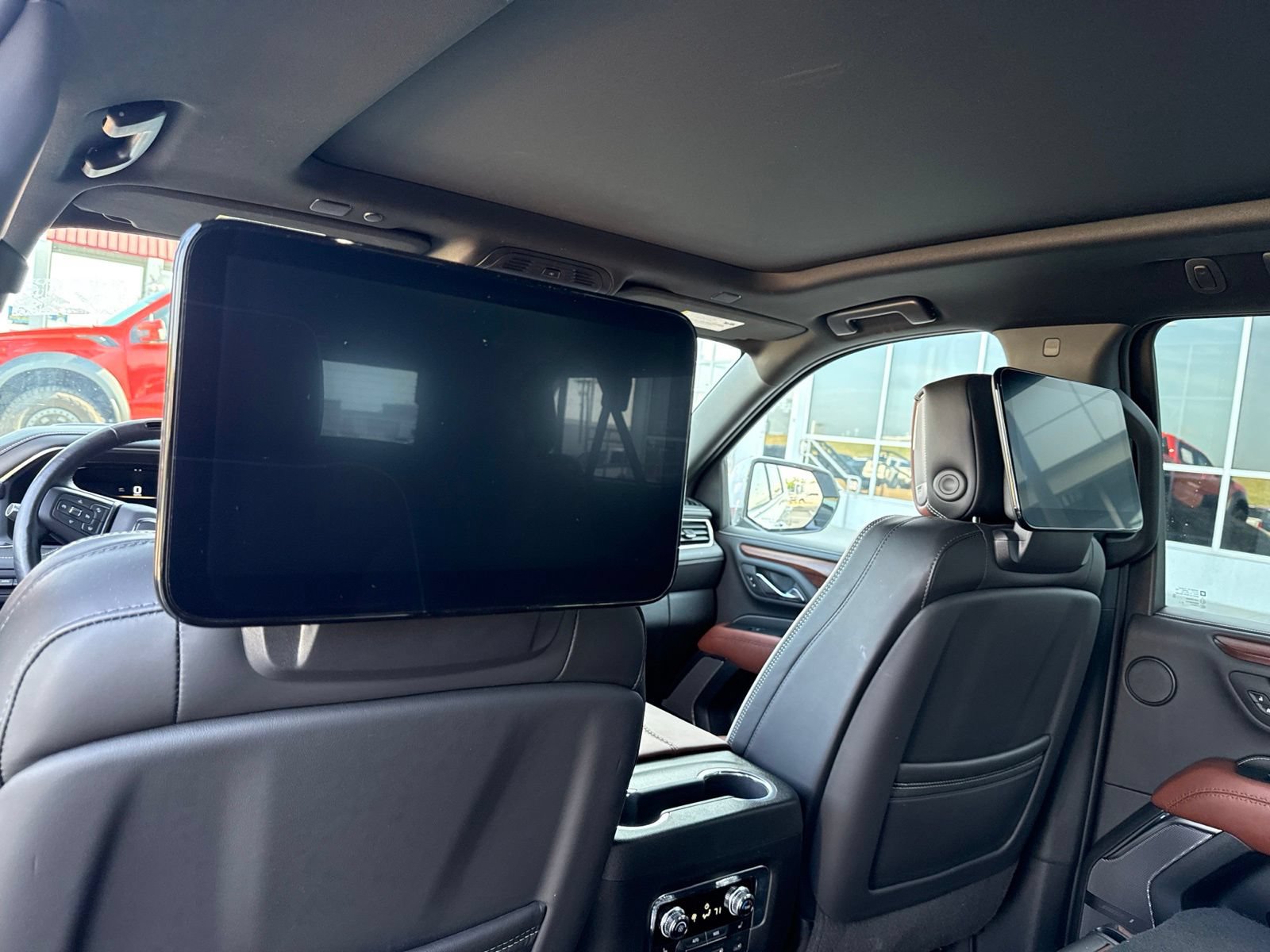 Used 2023 GMC Yukon XL Denali Ultimate AWD/4WD image 12
