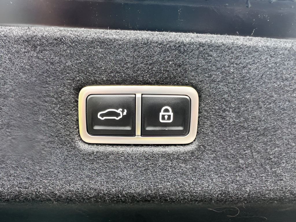 Certified 2023 Hyundai Ioniq 6 SEL AWD/4WD image 11
