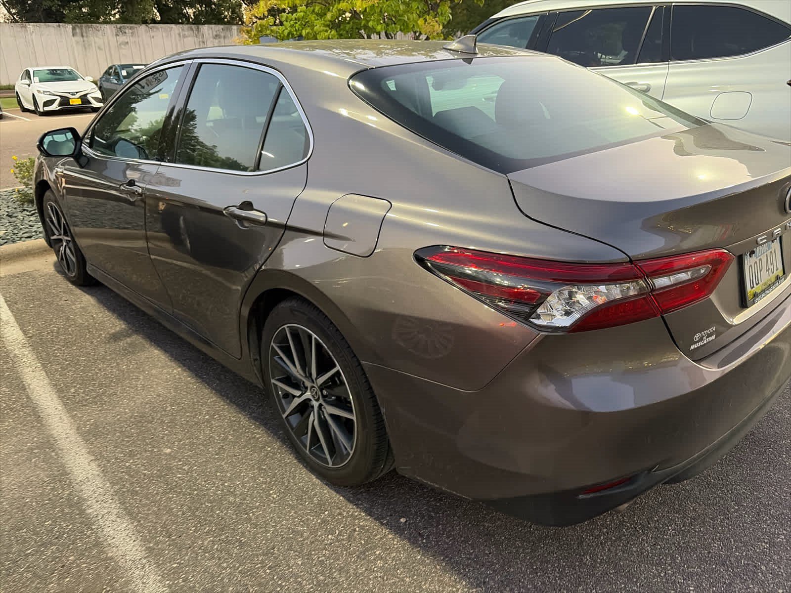 Used 2021 Toyota Camry XLE w/ Cold Weather Package FWD image 4