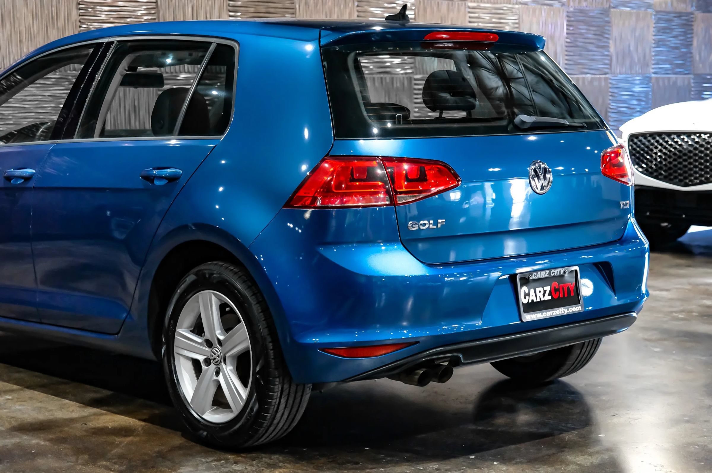 Used 2017 Volkswagen Golf Wolfsburg Edition FWD image 14