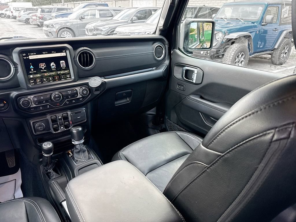 Used 2022 Jeep Wrangler Unlimited Sahara w/ LED Lighting Group AWD/4WD image 25