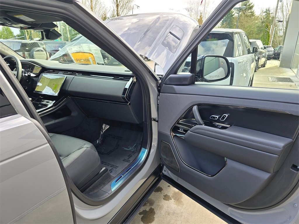 New 2025 Land Rover Range Rover Sport SV Edition Two image 31