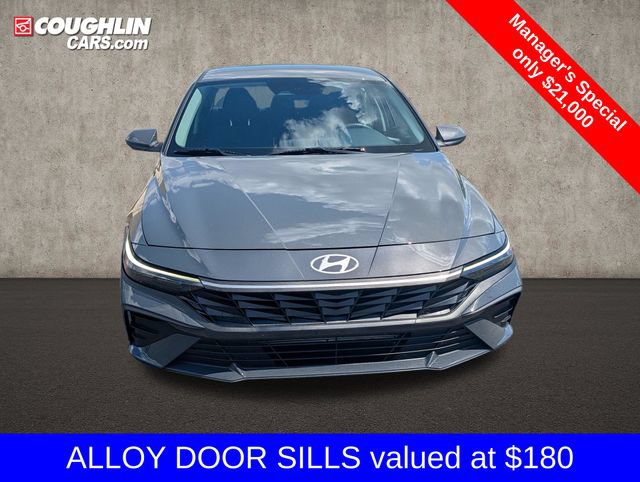Certified 2024 Hyundai Elantra SEL FWD image 2