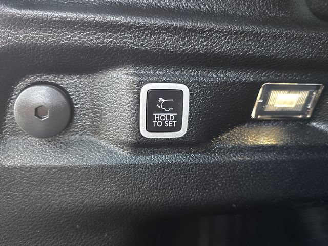 Used 2023 Jeep Grand Cherokee L Laredo AWD/4WD image 14