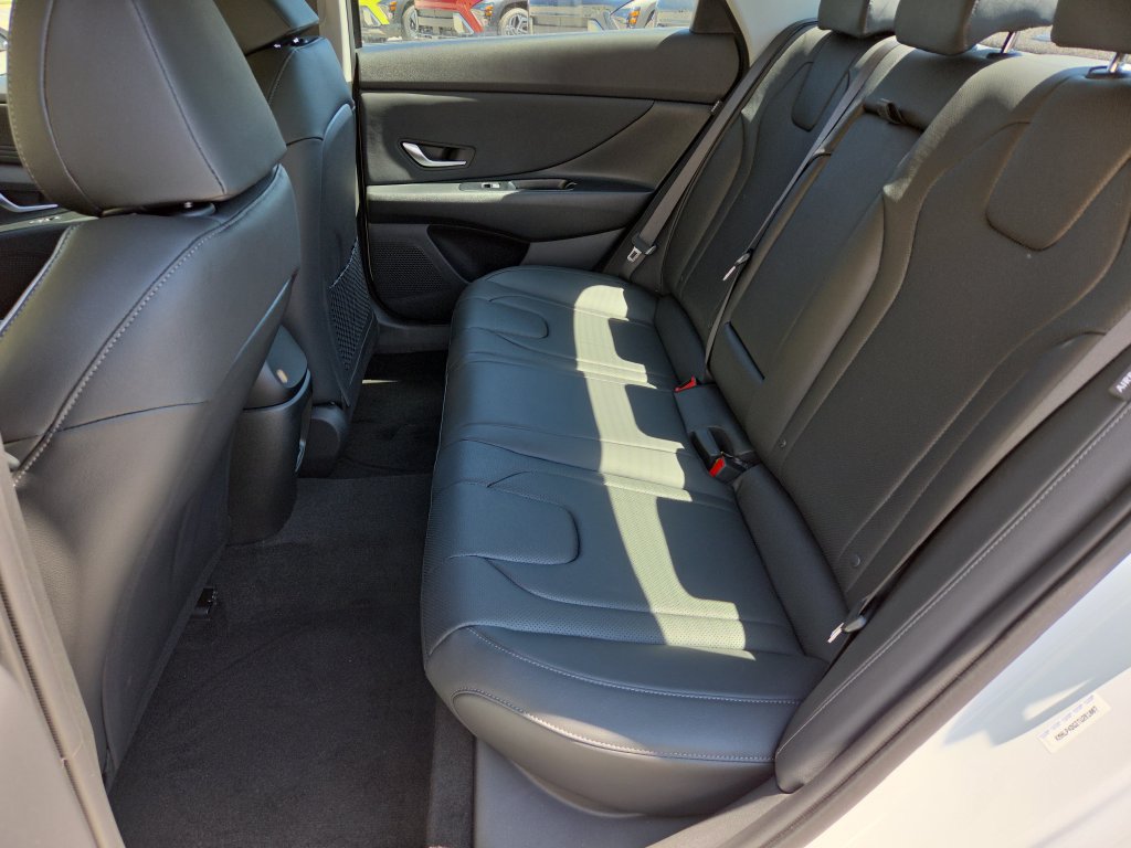New 2026 Hyundai Elantra Limited FWD image 32